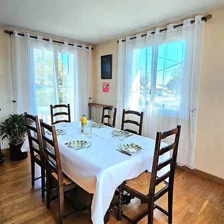 Maison Familiale Pleine De Charme A Aurillac