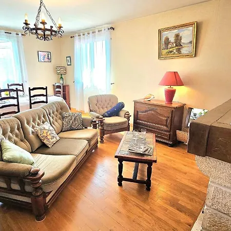 Maison Familiale Pleine De Charme à Casa vacanze Aurillac